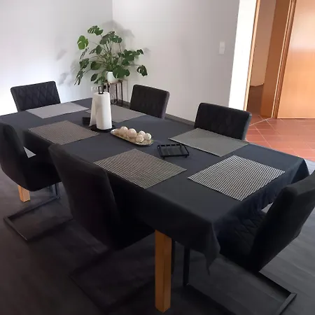 Geraeumiges Haus Mit Garten Terasse نورنبيرغ