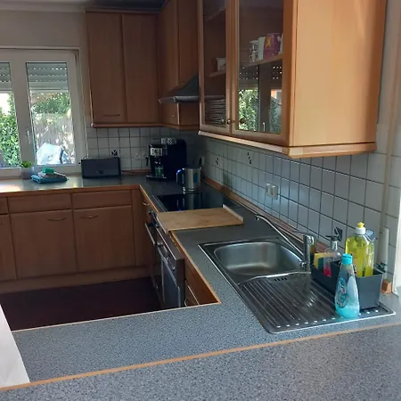 بيت للعطل Geraeumiges Haus Mit Garten Terasse