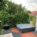 Geraeumiges Haus Mit Garten Terasse *
