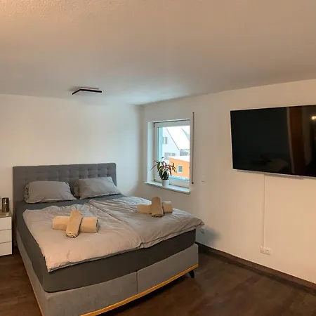 Geraeumiges Haus Mit Garten Terasse * 纽伦堡