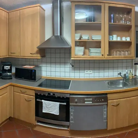 Geräumiges Haus Mit Garten Terasse *
