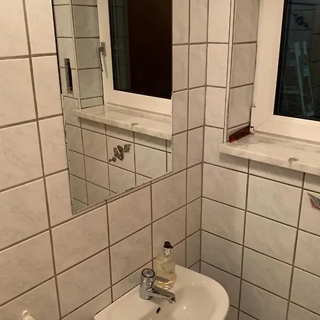 Ferienhaus Geräumiges Haus Mit Garten Terasse *