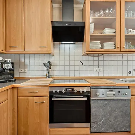 Дом отдыха Geraeumiges Haus Mit Garten Terasse Нюрнберг