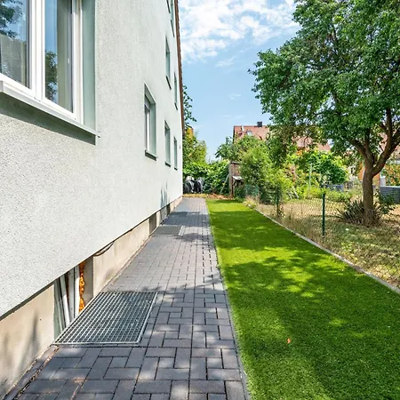 Geräumiges Haus Mit Garten Terasse * Nürnberg